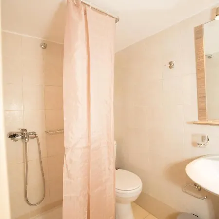 Kamaraki-apartments 罗希姆诺